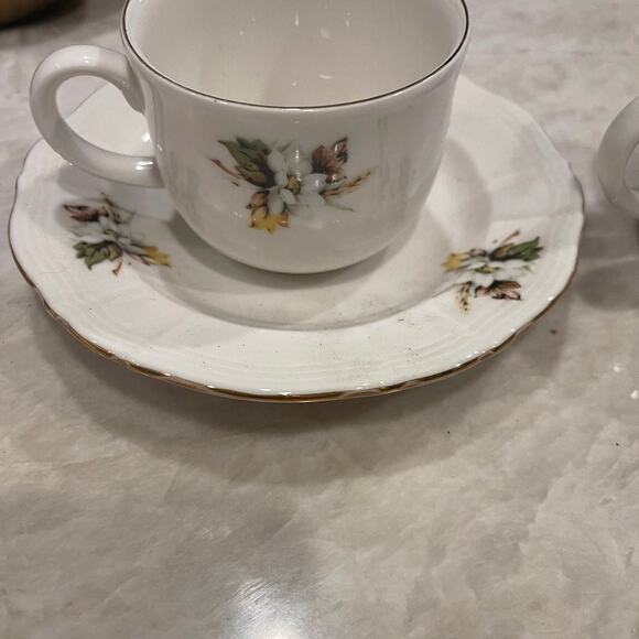 Royal Doulton Hallmark teacups x2 & saucer VTG - Picture 9 of 10